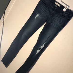 Hollister Skinny ripped jeans